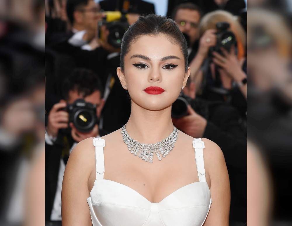 Glitz and Glam: Celebrity Jewelry That Stole the Show