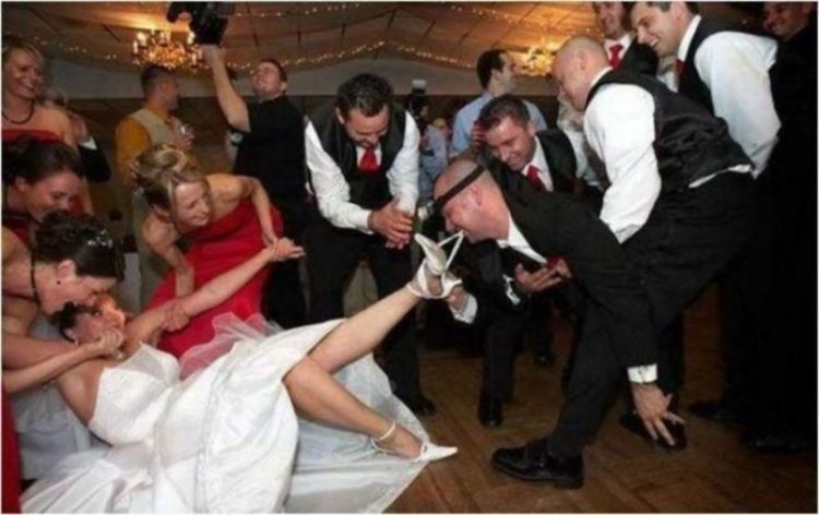 60 невероятно смешных свадебных фото