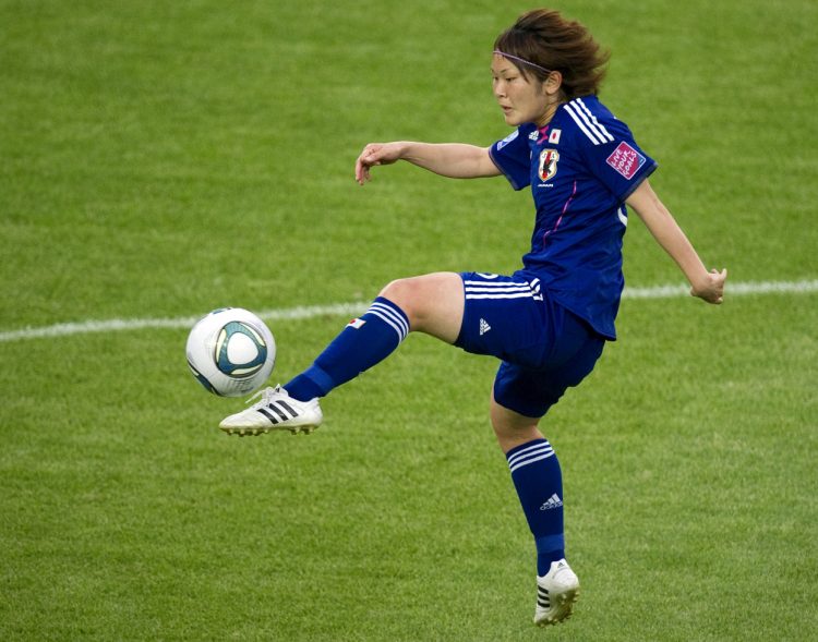 The Beauty of the Game: Stunning Shots of Women's Football