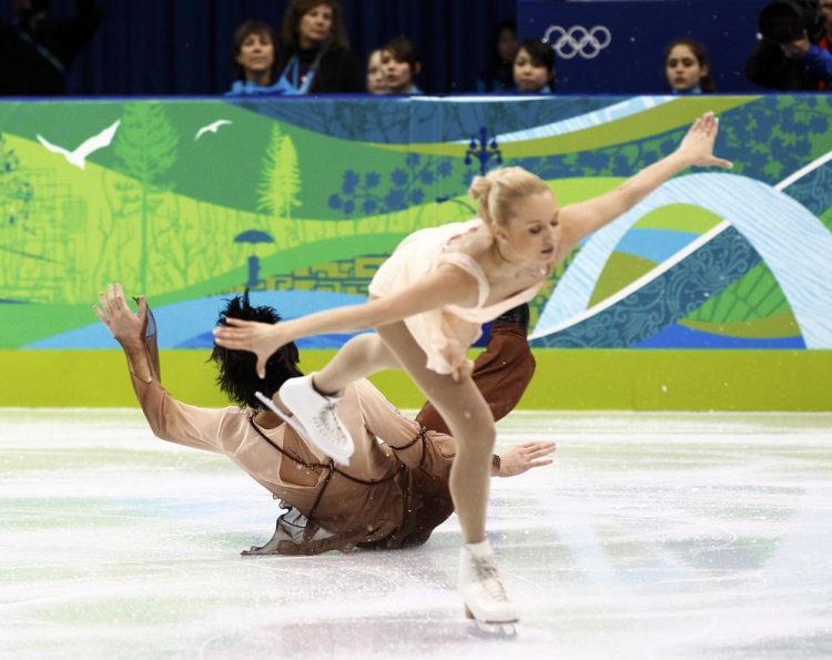 25 Hilarious Photos of Figure Skaters