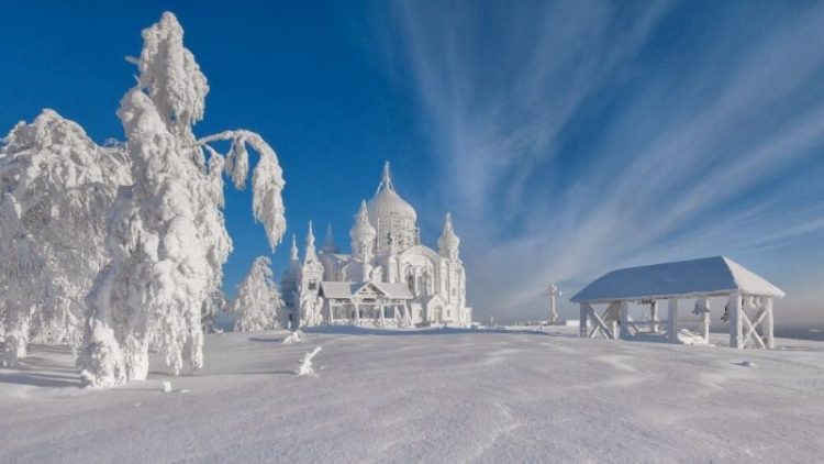 zimniye turisticheskiye marshruty po Rossii