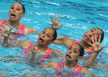 Sync or Swim: 25 Funny Photos About Synchronized Swimming