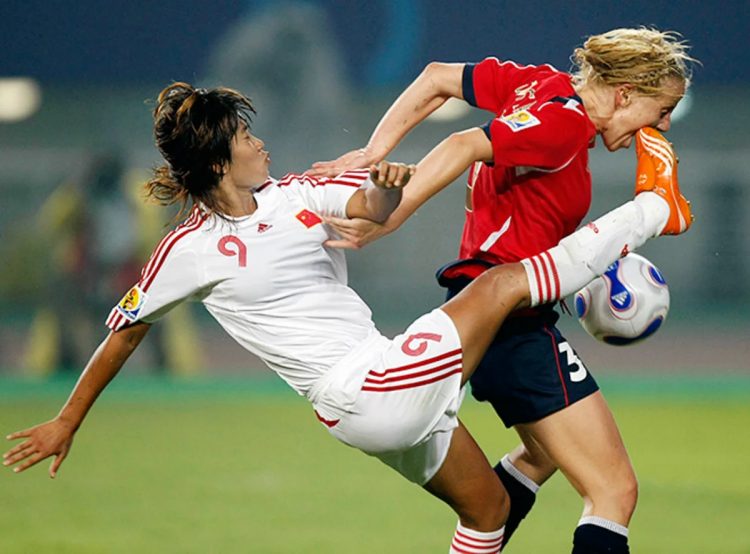 The Beauty of the Game: Stunning Shots of Women's Football