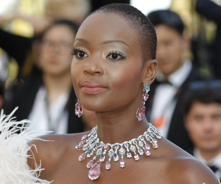 Glitz and Glam: Celebrity Jewelry That Stole the Show