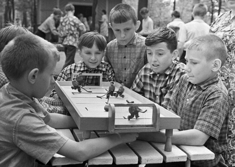 В какие игрушки играли советские дети: 60 фото